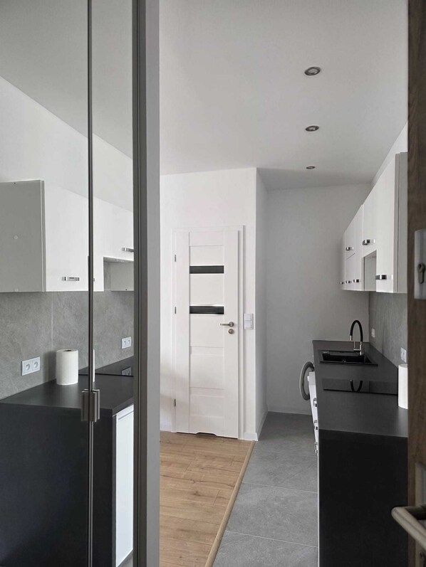 Fridge, microwave, stovetop