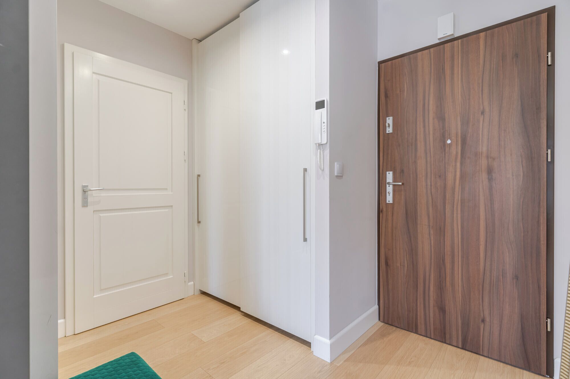 المنشأة من الداخل