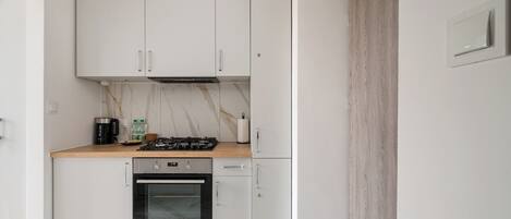 Refrigerador, horno, parrilla de estufa y lavavajillas