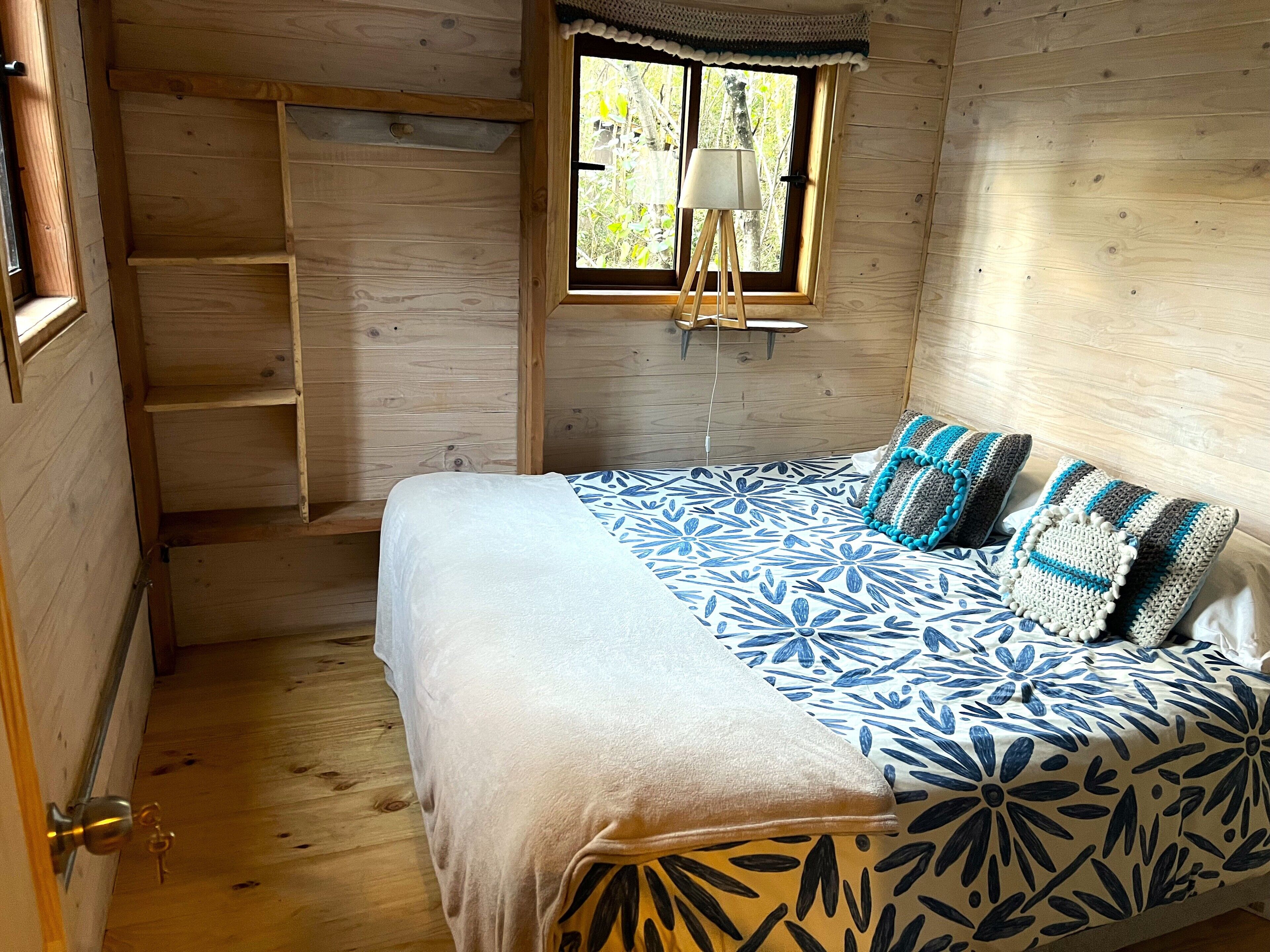 Family Bungalow, Garden View | Soundproofing, iron/ironing board, free WiFi