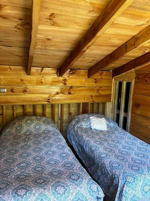 Chalet Klasik, pemandangan kebun | Kedap suara, setrika/meja setrika, dan Wi-Fi gratis