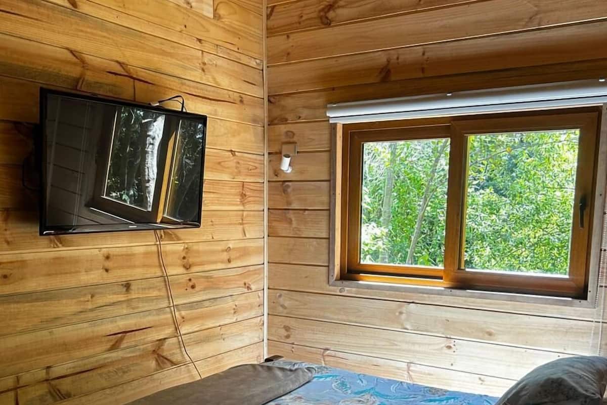 Classic Chalet, Garden View | Soundproofing, iron/ironing board (on request), WiFi (free)