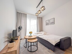 1 bedroom, iron/ironing board, WiFi, bed sheets - Artemskiej Comfort Apartment (Wrocław)