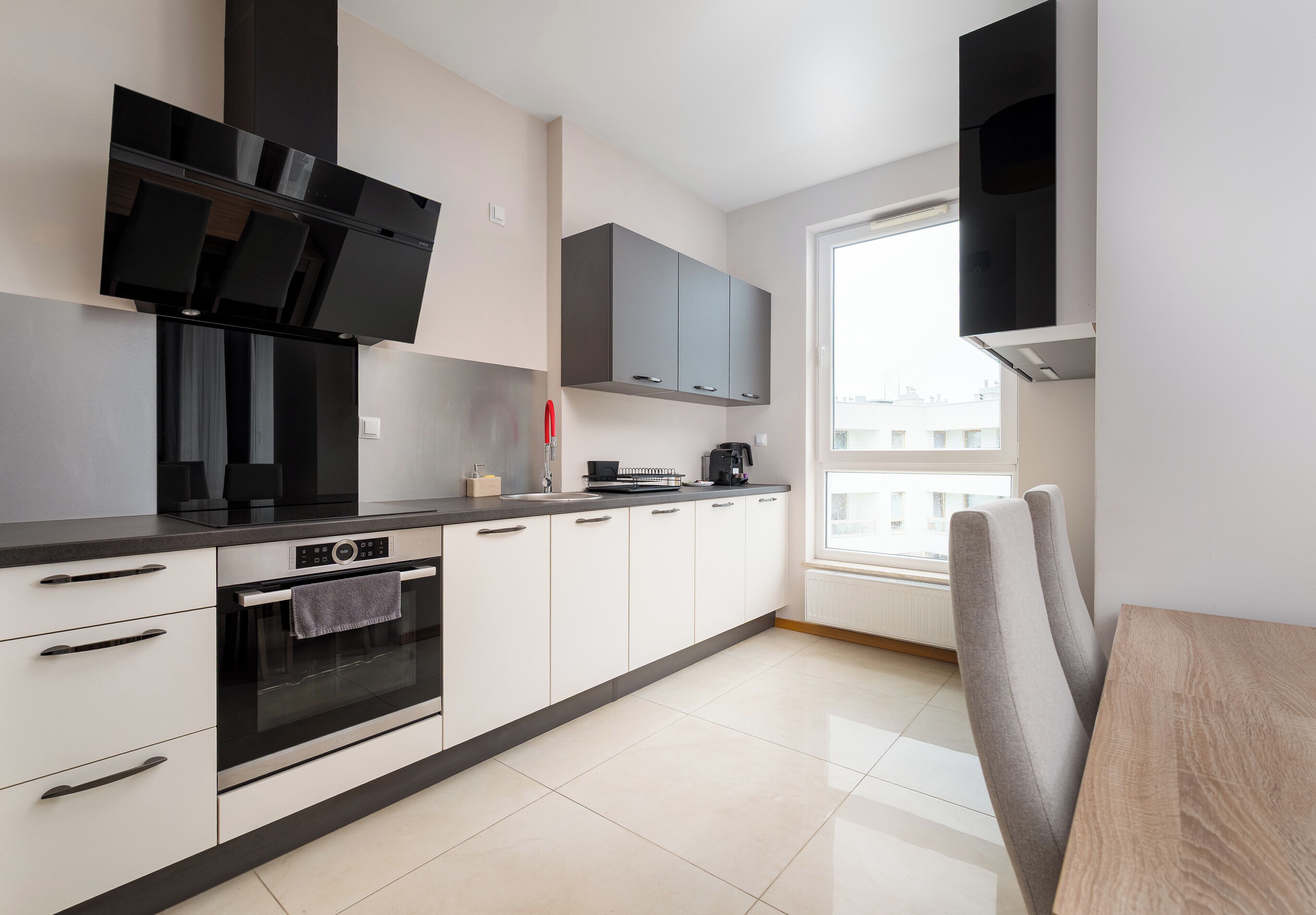 Fridge, oven, stovetop, dishwasher