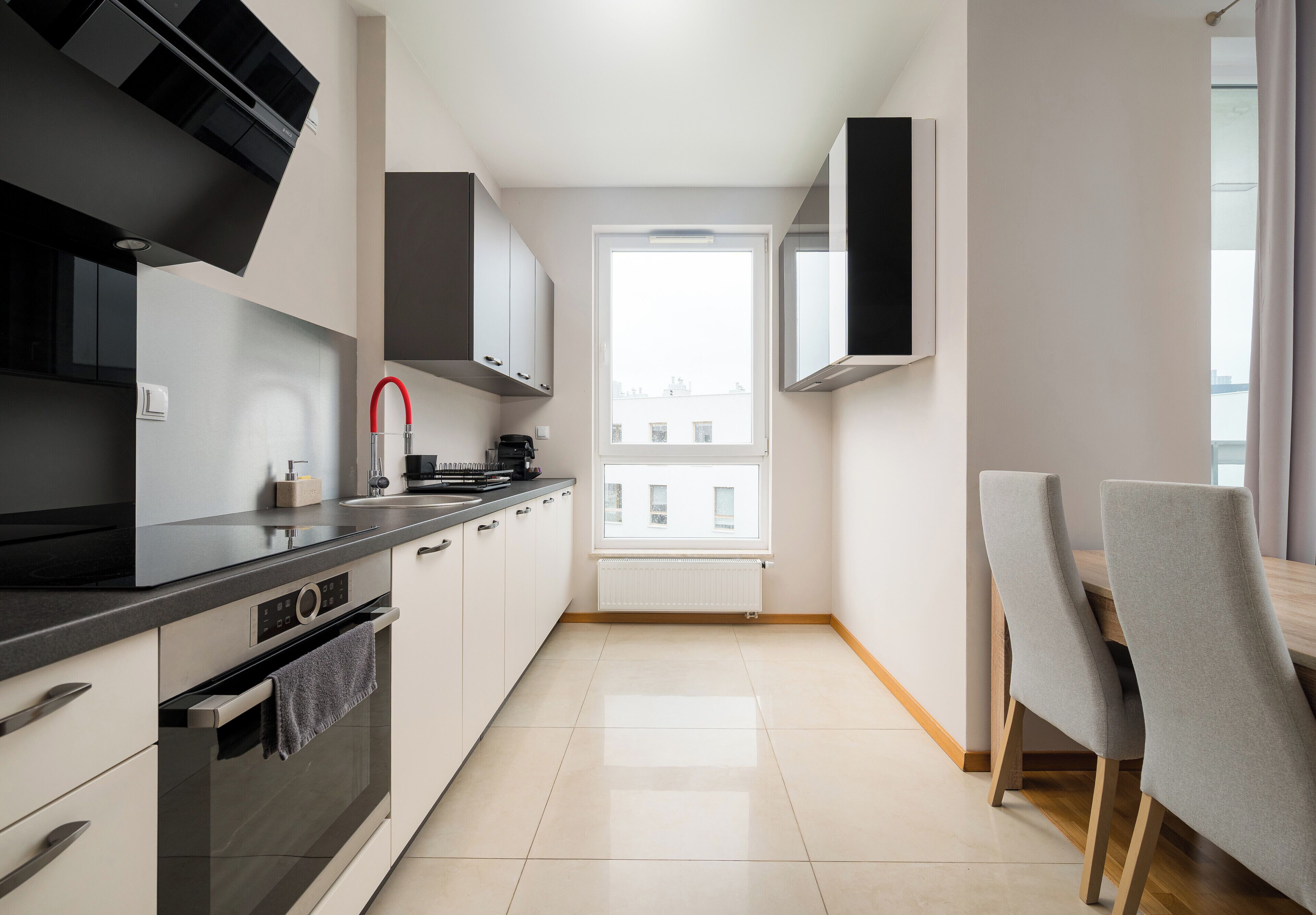 Fridge, oven, stovetop, dishwasher