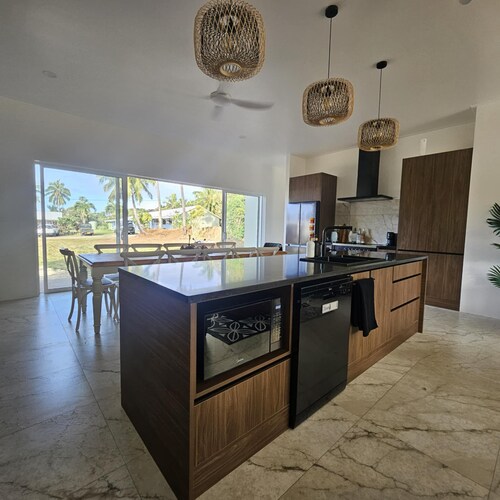 Beautiful brand new 5 bedroom villa with pool in Muri