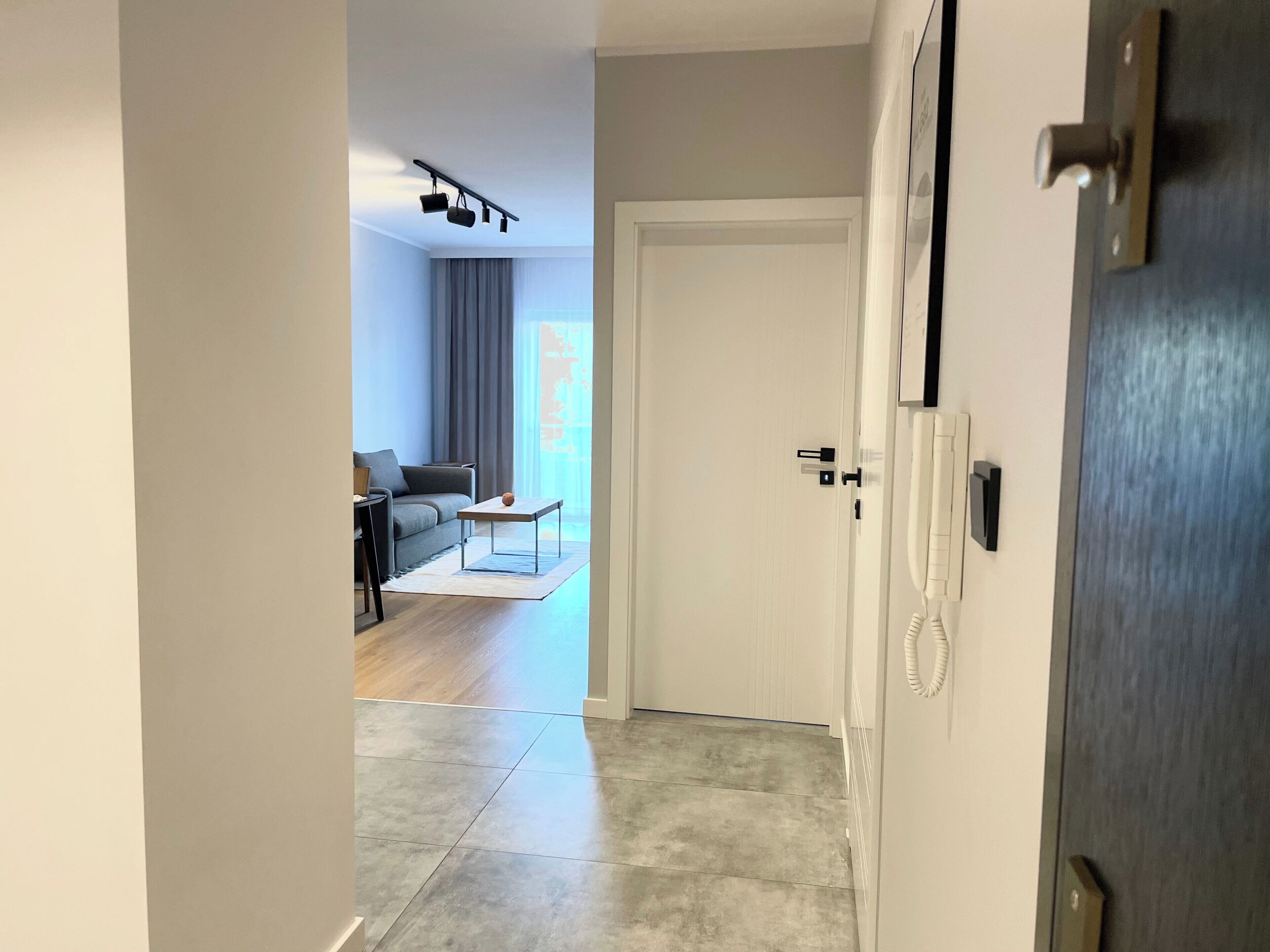 المنشأة من الداخل