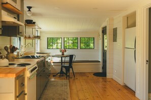 Mikrobølgeovn, ovn og kokeplater