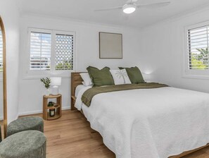 2 bedrooms, desk, iron/ironing board, WiFi