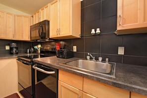 Condo, 1 phòng ngủ, quang cảnh biển | Bếp riêng