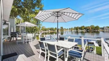 تناول الطعام بالخارج