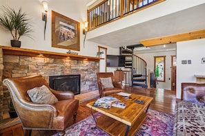 TV, fireplace