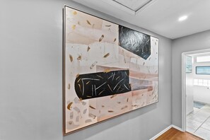 Interior - Fresh Look & Centrally Located! Blocks to SOFI! (Inglewood)