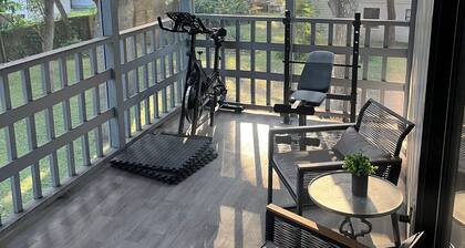 Chic 2-bedroom apartment with AC, fitness space in fabulous Seffner