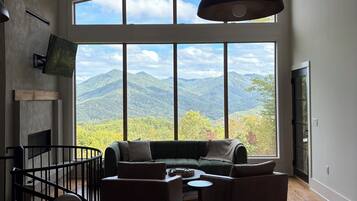 Televisie en een open haard