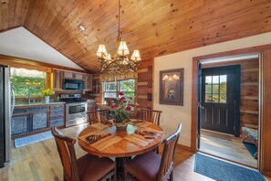 Dining - Chic Mountain Cabin with Stream-Lazy River Cabin (Banner Elk)