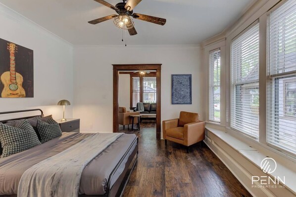 5 bedrooms, desk, iron/ironing board, WiFi