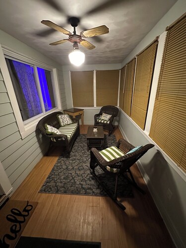 3-bedroom Beach House in Beautiful Charlotte near Beach with AC/Heat and Wi-Fi