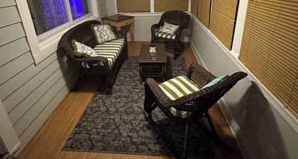 3-bedroom Beach House in Beautiful Charlotte near Beach with AC/Heat and Wi-Fi