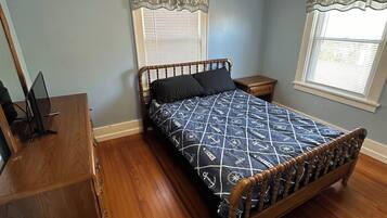 3 bedrooms, iron/ironing board, free WiFi, bed sheets