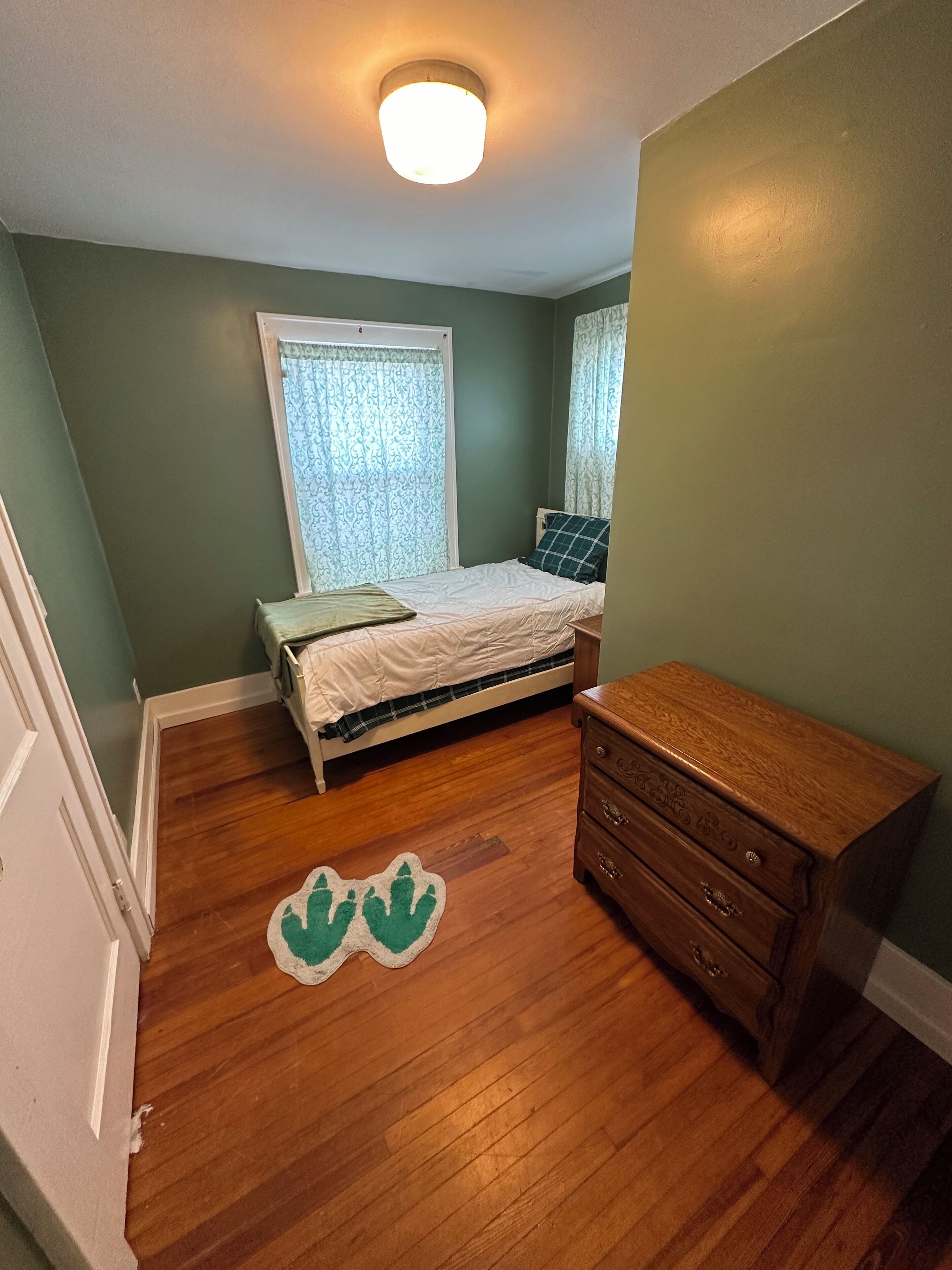 3 habitaciones, tabla de planchar con plancha y wifi gratis 