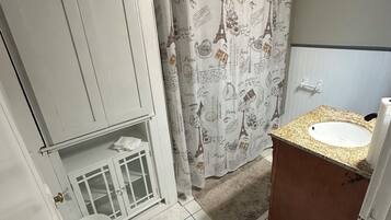 Handdukar, tvÄl och toalettpapper