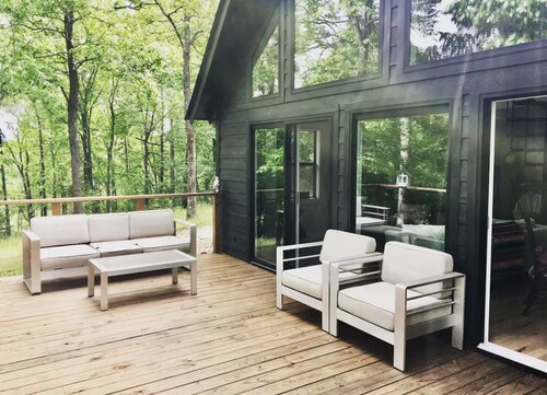 Loblolly Pines Cabin - A modern retreat on 6 acres