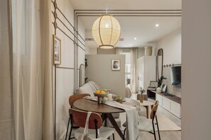 Dining - Rinai - 1 bedroom in Eixample Esquerra (Barcelona)