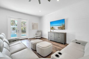Smart TV, videojuegos y futbolito 