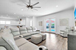 Smart TV, video games, foosball - Private Pool-Game Den-Gated Community (Destin)