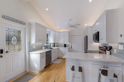 Beachy Duplex Retreat: Pine Key & Pelican’s Nest!