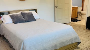 2 habitaciones, tabla de planchar con plancha, wifi y ropa de cama