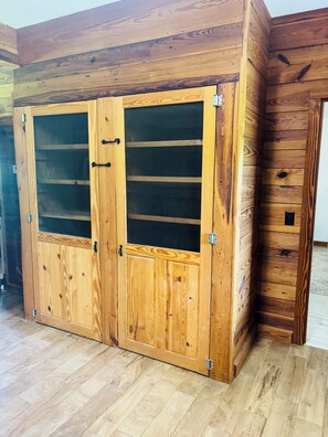 Sauna - Lake front Farm Cabin, Hot Tub, Star Gazing with Telescope, Fire pit (Kite)