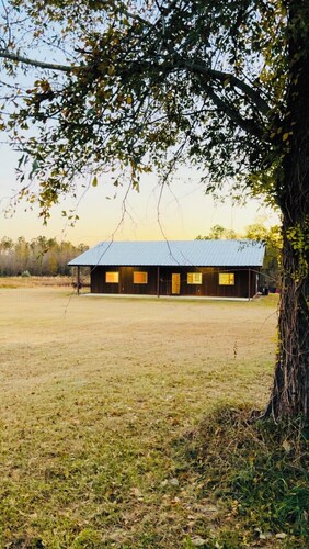 Lake front Farm Cabin, Hot Tub, Star Gazing with Telescope, Fire pit