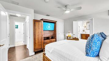 3 bedrooms, desk, iron/ironing board, free WiFi