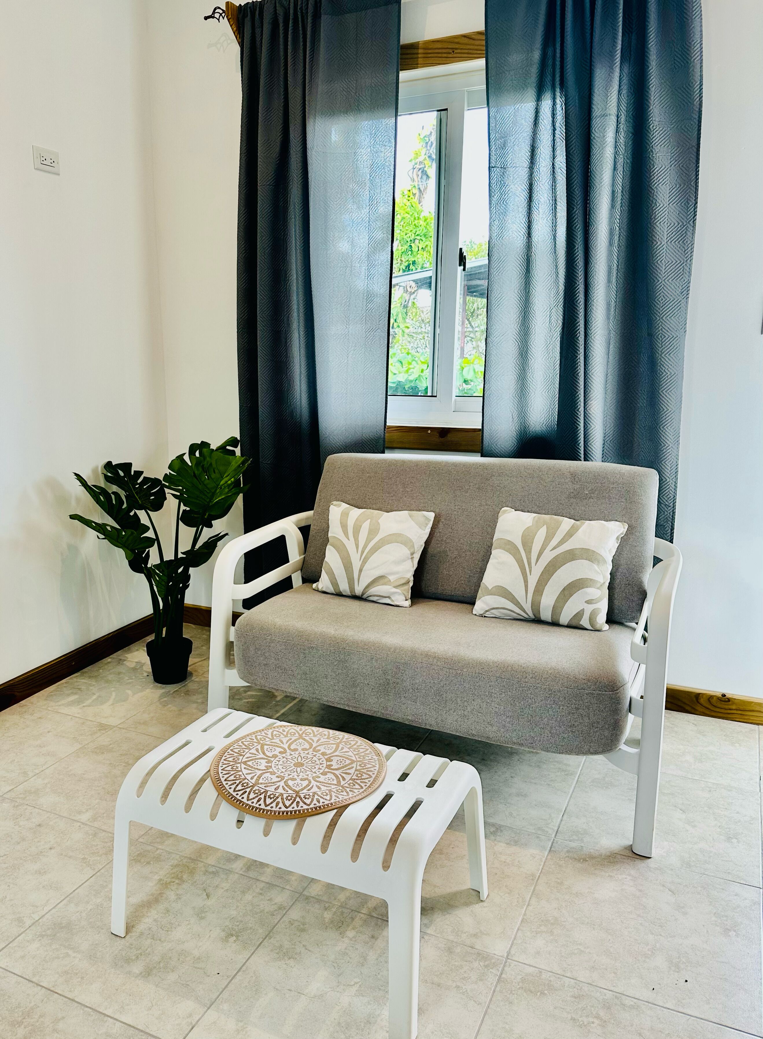 Studio Deluxe, vue jardin | Coin séjour