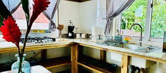 Annies 6th Street Apartment