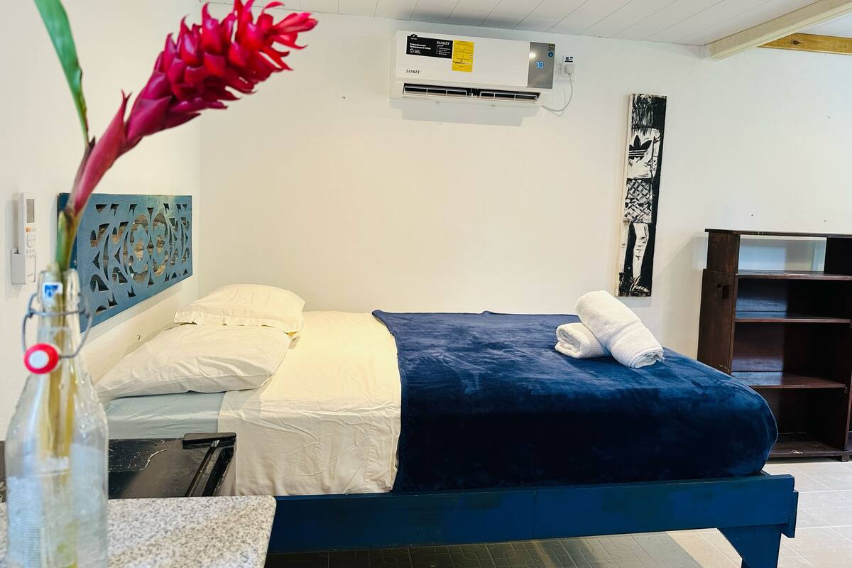 コンフォート スタジオ ガーデンビュー | ノートパソコン用作業スペース、WiFi (無料)