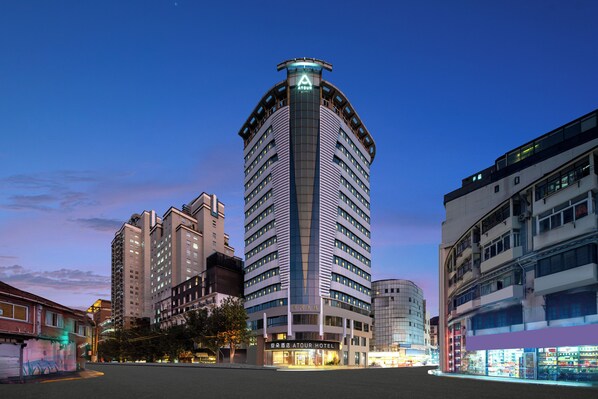 Front of property - Atour Hotel People's SquareMetroShanghai (Shanghai)