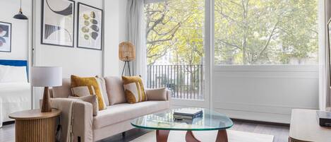 Fernseher, Stereoanlage