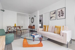 Télévision, chaîne hi-fi