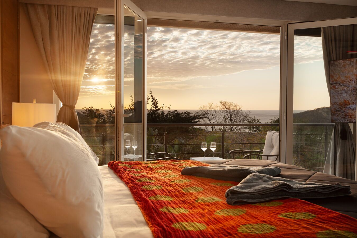 9 bedrooms, in-room safe, iron/ironing board, WiFi (free)