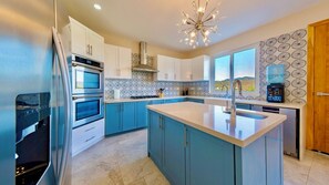 Micro-ondes, four, plaque de cuisson, lave-vaisselle