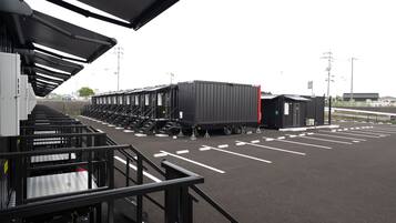 المنشأة من الخارج