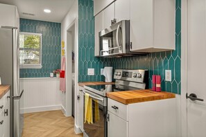 ميكروويف، فرن، موقد طهي مسطح، غسالة أطباق