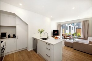 Villa, 1 slaapkamer | Privékeuken | Een koelkast, een microgolfoven, een oven, een kookplaat