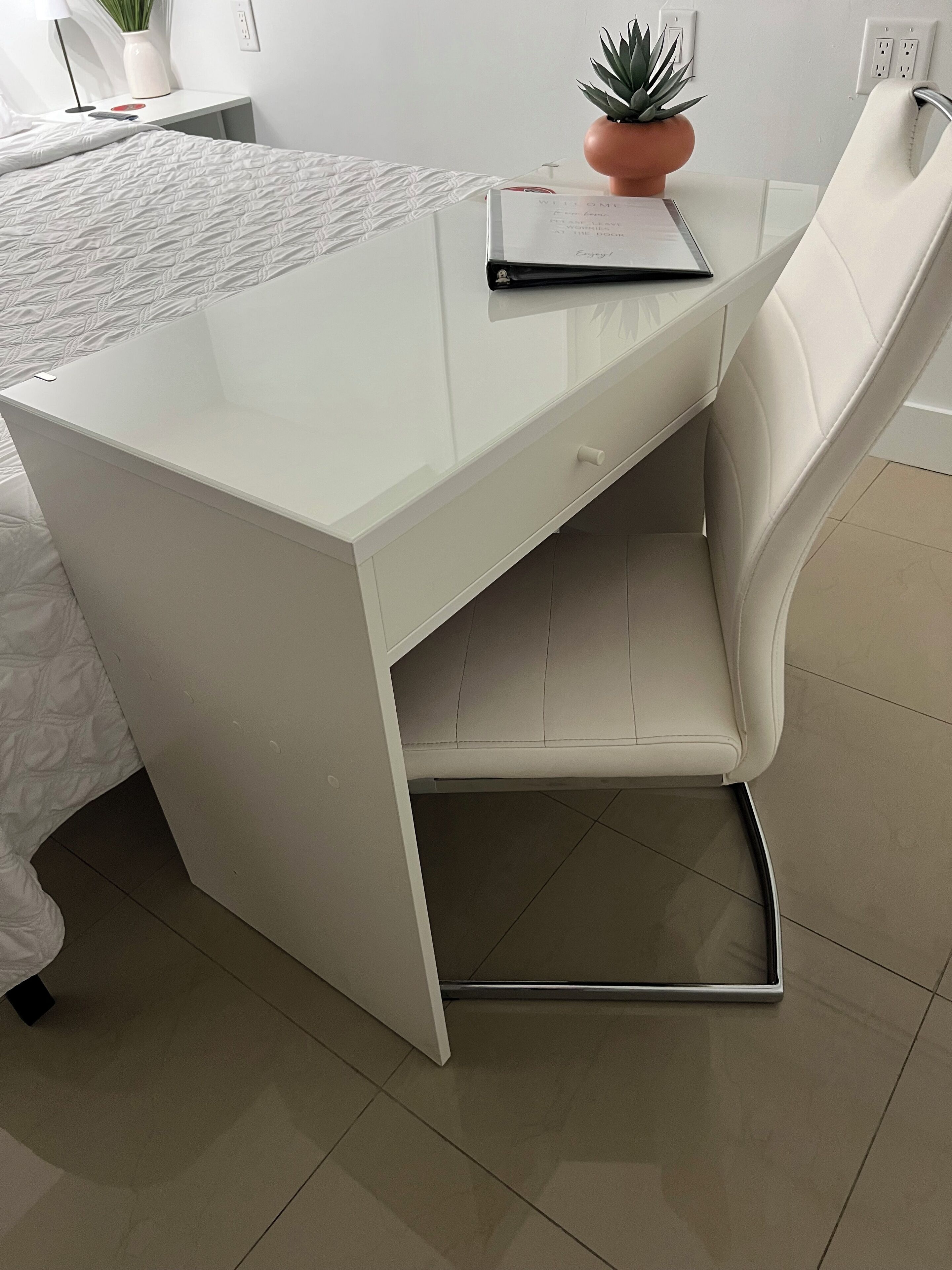 Strykejern/-brett, wi-fi og sengetøy