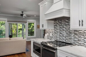 Fridge, microwave, oven, stovetop - Clearwater Cove on Lake Keowee! (Seneca)