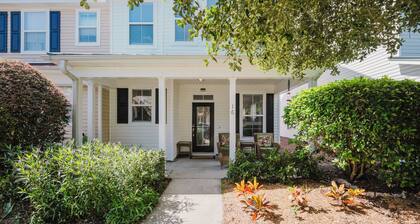 Lowcountry Luxe: Stylish 3-bedroom near historic Old Town Bluffton!
