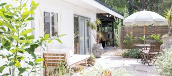 Rustic, cosy one bedroom guesthouse. Just a short walk to Umina Beach!